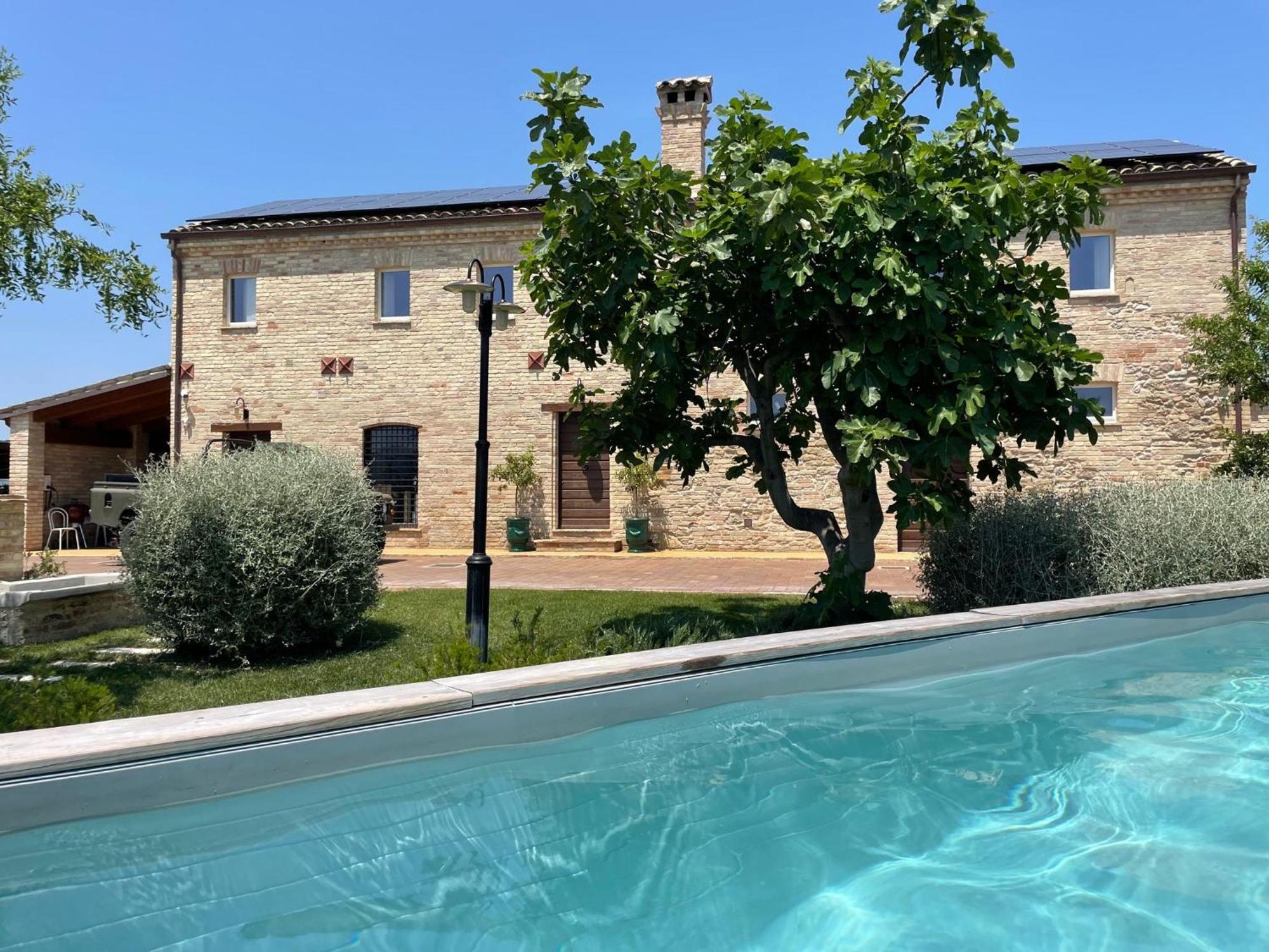 Selvagiurata Farmhouse Villa